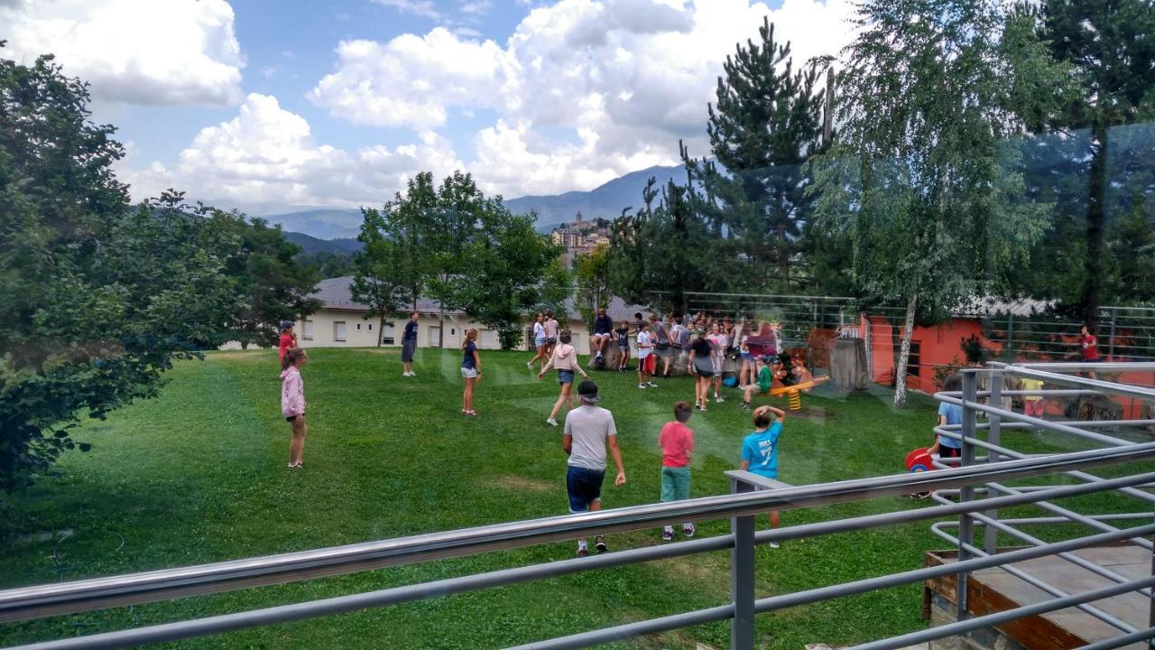 Alberg La Bruna Bellver De Cerdanya Eksteriør bilde